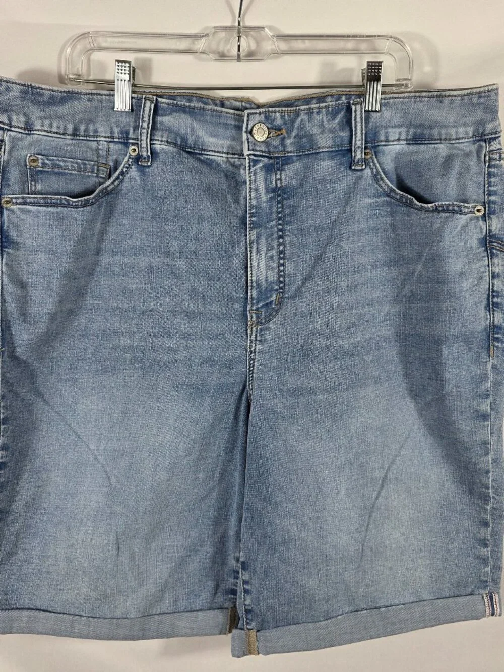 Torrid Perfect High Rise Bermuda Denim Jean Shorts Women's Size 22 Light Wash